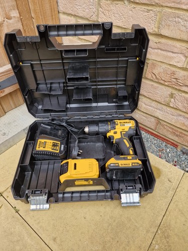 DeWalt DCD778 Akku 18V XR Li-Ion Brushless Bohrhammer 2x Schläger und Ladegerät