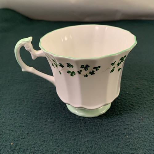 2 Vintage Royal Crest Fine Bone China Shamrock Teacups & Saucers - Picture 9 of 23