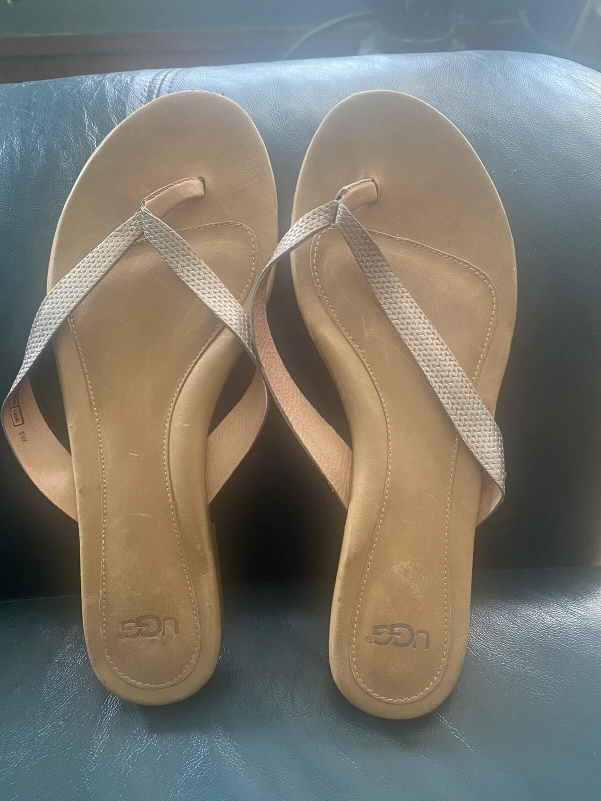 Sandali donna UGG con perizoma argento metallizzato taglia 9 1 2