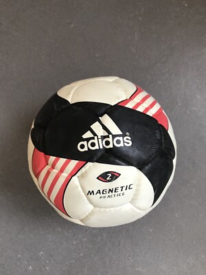 Adidas Magnetic Practice Mini Ball Official Ball 4003428321609 weiß schwarz rot