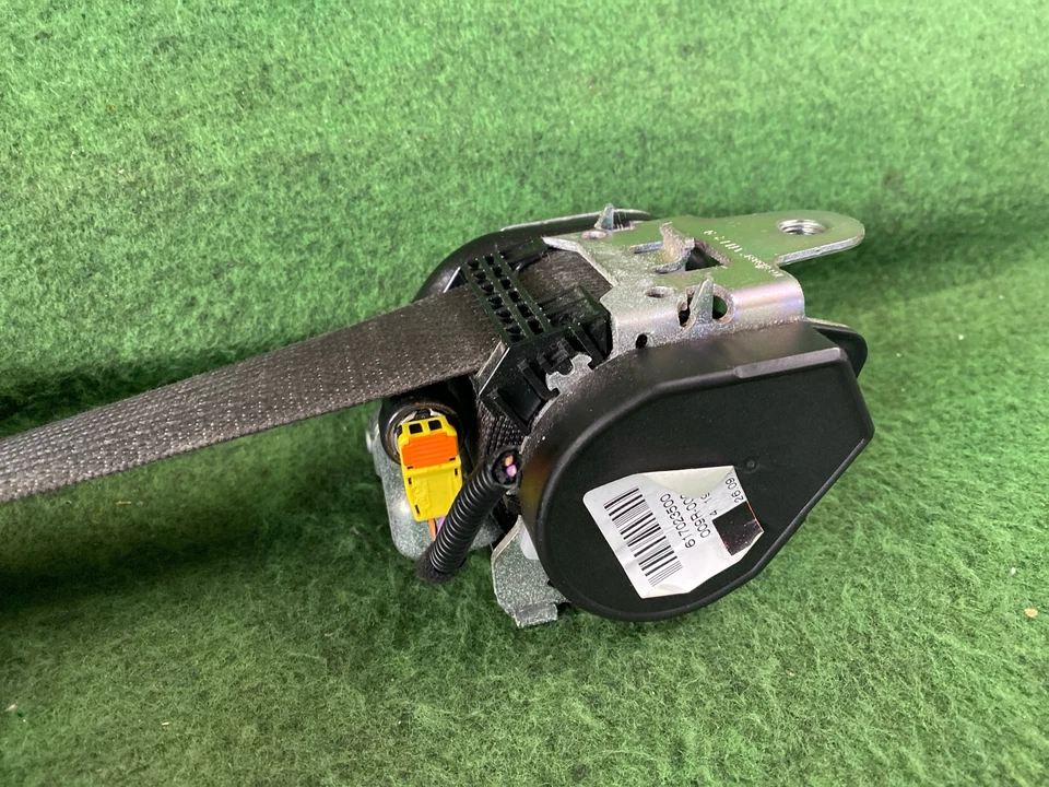 70683 Cinturón seguridad delantero derecho OPEL Astra J Caravan (P10) 617023500 Foto 3 de 4