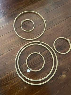 Lot of 5 Wood Embroidery Hoops Cross Stitch Needlework 6,10,12,12,14, *6  PFAF