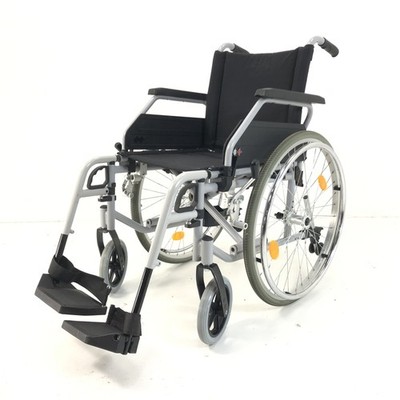 B+B Pyro Start Rollstuhl Faltrollstuhl Sitzbreite 43 cm nur 19,1 kg Reha