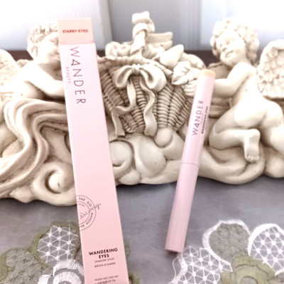 WANDER BEAUTY WANDERING EYES SHADOW STICK - STARRY EYED - NEW IN BOX