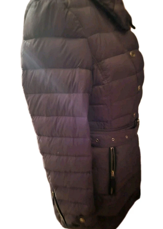 Burberry London Puffer Coat. - Image 2 of 4