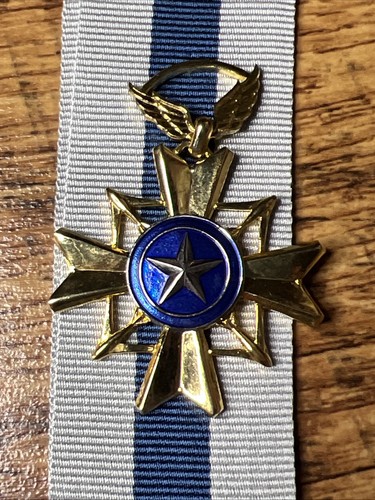 South Vietnamese Air Force Air Gallantry Cross Medal - Afbeelding 2 van 4