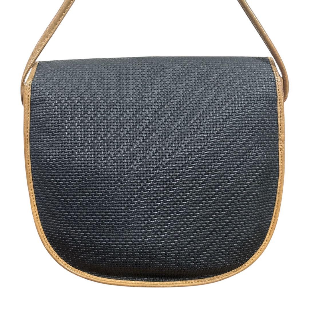 Borsa a tracolla Yves Saint Laurent con logo in metallo e patta YSL colore navy