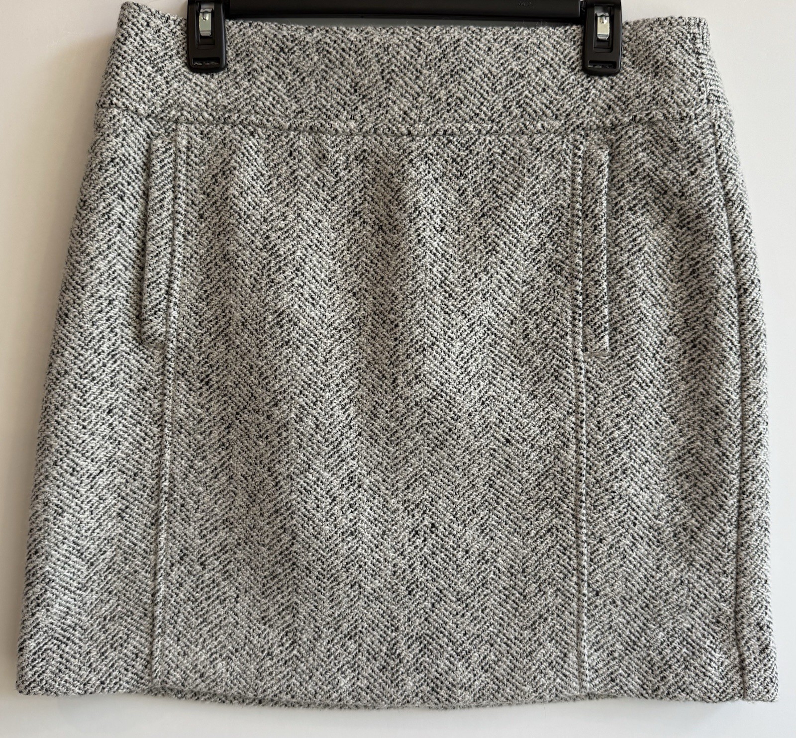 Ann Taylor Loft Skirt Women’s 10 Wool Blend White Black Slit Pockets Mini