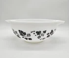 VTG Pyrex 443 Black White Gooseberry Cinderella 2.5 Qt Bowl