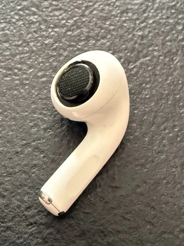 Apple AirPods Pro (Gen 1 - Model A2084) broken for parts for sale