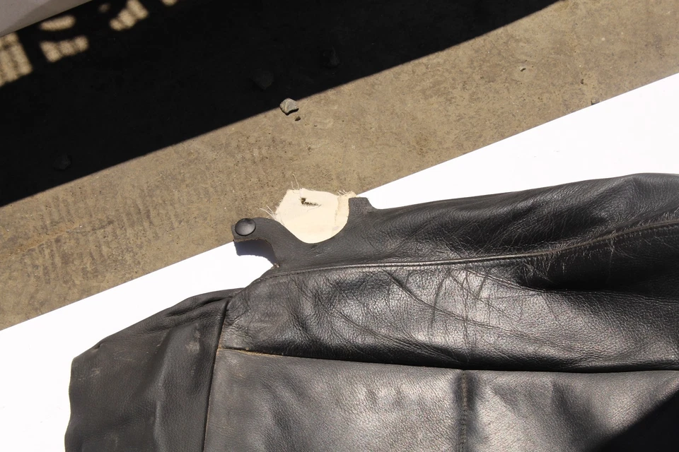 2004-07 BMW 530i 5 SERIES FRONT RIGHT SEAT LEATHER BOTTOM R3315 - Image 2 of 4