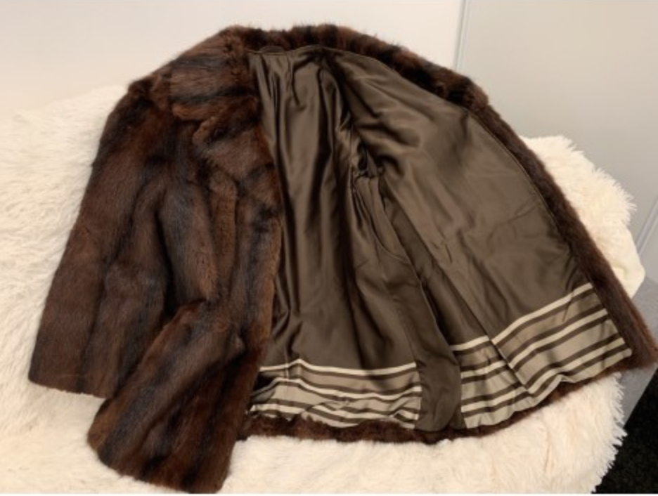 Manteau En Fourrure Vison Taille 42/44 - Occasion En Très Bon état - Coupe Classique Femme