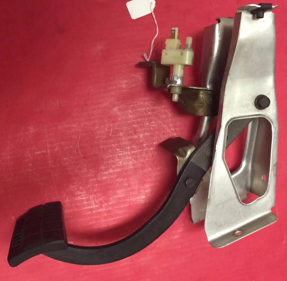 1990-1996 C4 CORVETTE CONJUNTO DE PEDAL DE FRENO CON SENSOR AUTOMÁTICO TRAN GM# 108669 Foto 4 de 4