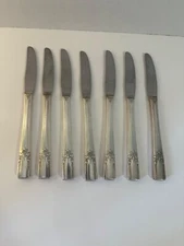 Seven (7)  Wm A Rogers AA Heavy Oneida Ltd Dinner Knives ARTISTIC
