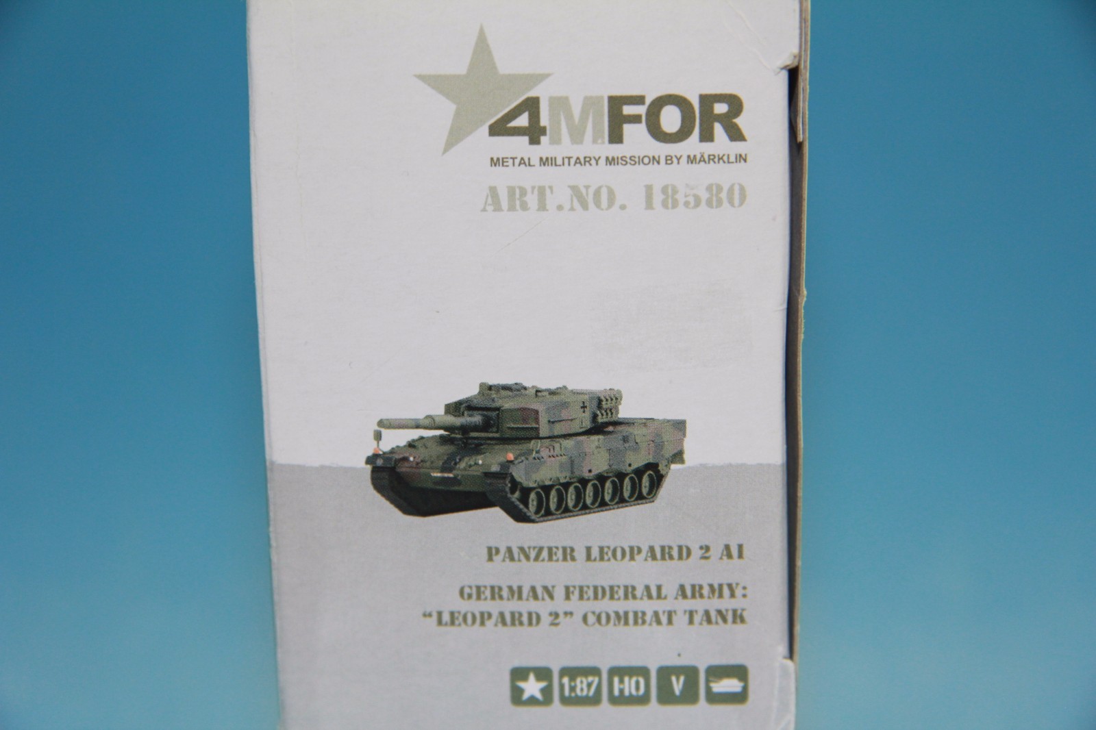 M&B Marklin HO 4MFOR 18580 Tank Leopard 2A1 M&B Marklin HO 4MFOR 18580 Tank Leopard 2A1