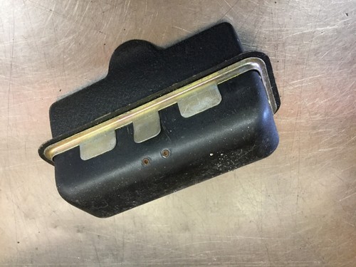 Triumph Spitfire TR6 TR250 • Original Dashboard Ashtray. Used. T3845 - Picture 4 of 5