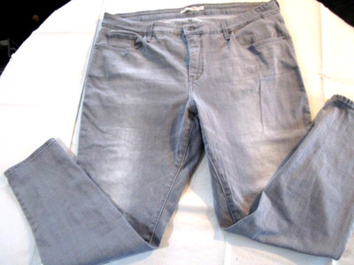 LEVI STRAUSS 310 Shaping Super Skinny 24W M Gray