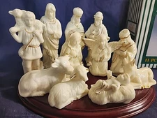 Gift Collection 11PC Nativity Set With Wood Base Porcelain New in Box 