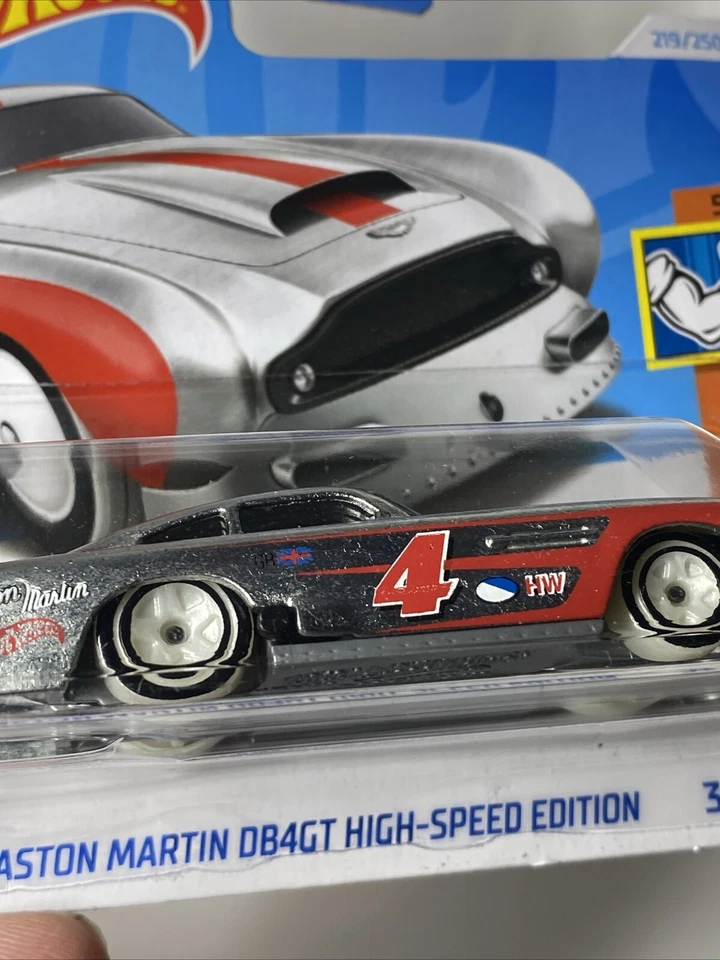 Hot wheels 1/64 🇨🇵 aston Martin DB4GT High- Speed mainline 2024 #5/5 - Photo 3/4
