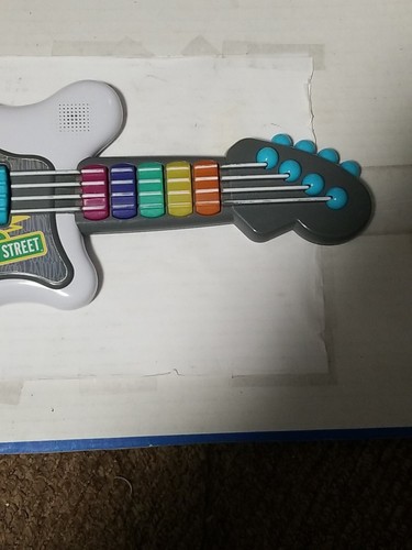 SESAME STREET Elmo Guitar Rock 2010 Hasbro Musical Light-up Keys TESTED - Picture 4 of 8