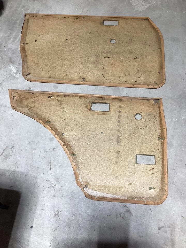 1980 Nissan 210 Datsun Door Panels left and Right and accessories - Image 4 of 4