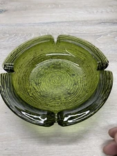 Vintage MCM Hollywood Regency Avocado Green Glass Ribbed Textured Ashtray CIGAR