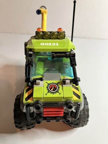Leggo City Volcano Exploration truck and Excavator w driver and volcano rock!! - Picture 5 of 8
