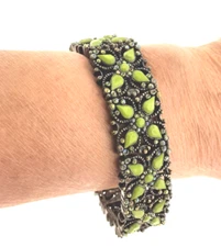 Crystal Green Flower Stretch Bracelet .5*7 To 7.5