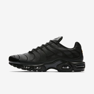 nike air max e aj2029 001 triple black in aria in 97 98 nike air max e aj2029 001 triple black in aria in 97 98