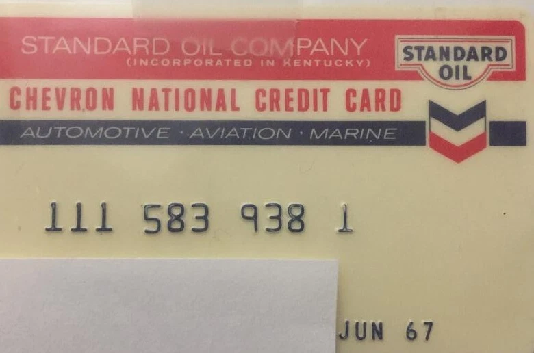 Tarjetas de crédito C11 Standard Oil caducadas de 1967 Foto 2 de 4