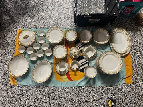 Yale by Haviland Limoges France 90 Piece Set