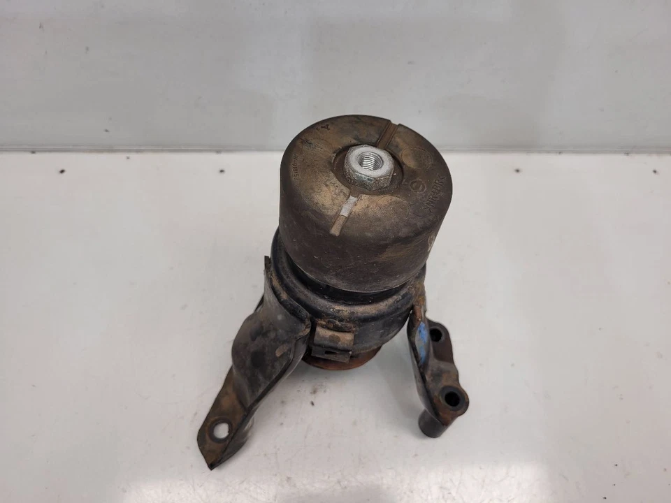 2010 Nissan Murano (3.5L / CVT) Rear Engine Mount PN: 113201AA1B - Image 2 of 4