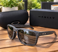 New Oakley Holbrook Polarized Sunglasses Wood Grain Silver Mirror UV400 Lens