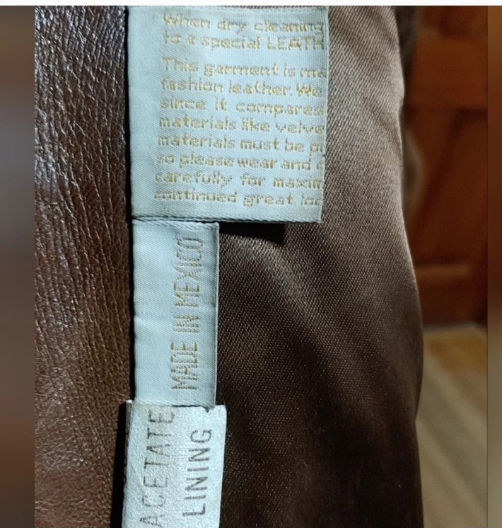 Gabardina vintage Skin Gear Napa de cuero marrón suave con cinturón  Foto 4 de 4