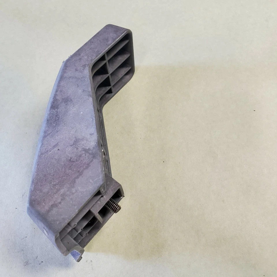 HOMELITE HL 80220 电源线支架 — 第 2/3 张图片