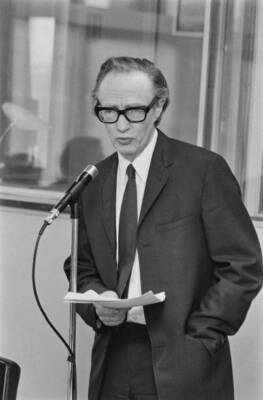 British politician Norman Buchan MP for West Renfrewshire 1974 OLD PHOTO