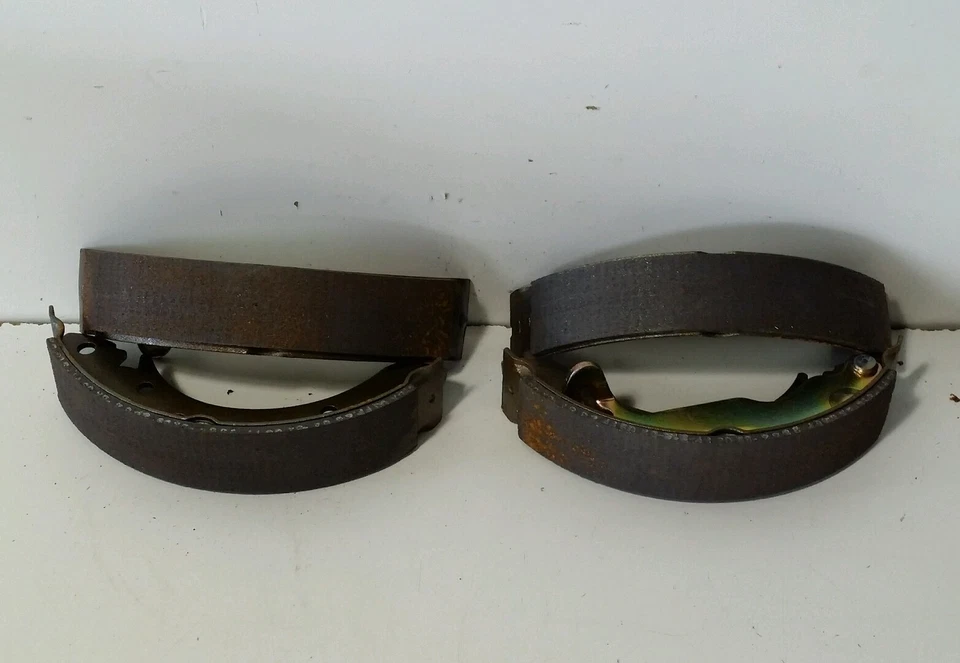 Zapata de freno de tambor trasera Bendix R661L para Hyundai Elantra 92-95 Foto 2 de 4