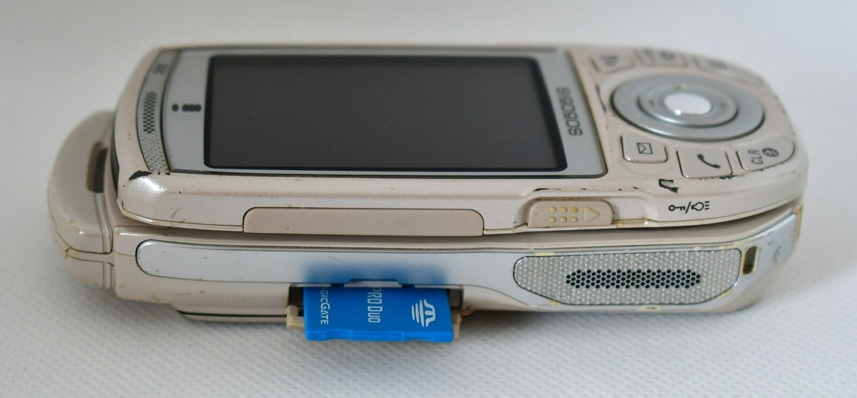 NTT docomo So505iS Japanese Flip phone Garakei Keitai Cell phone