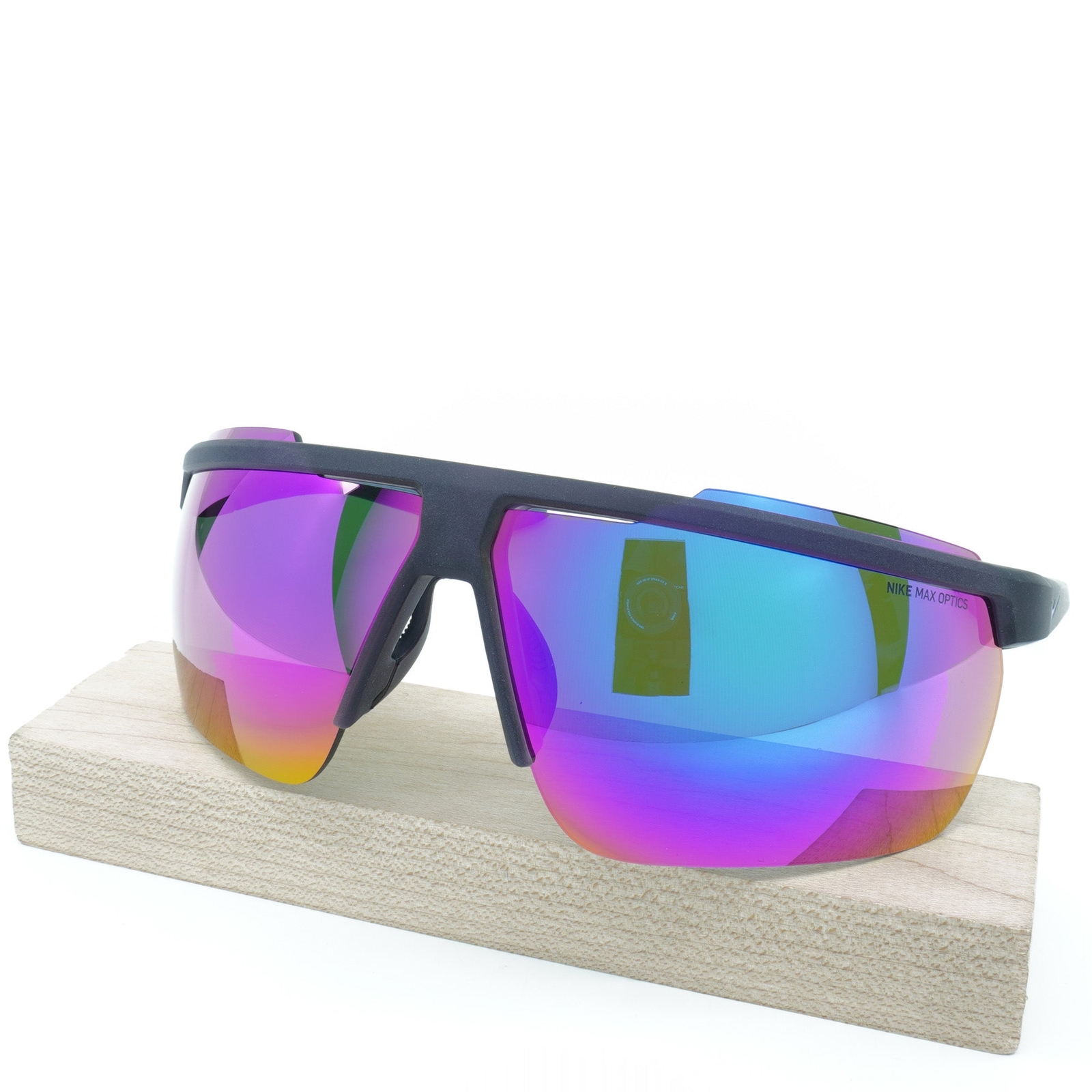 [CW4663-525] Мужские солнцезащитные очки Nike Windshield M