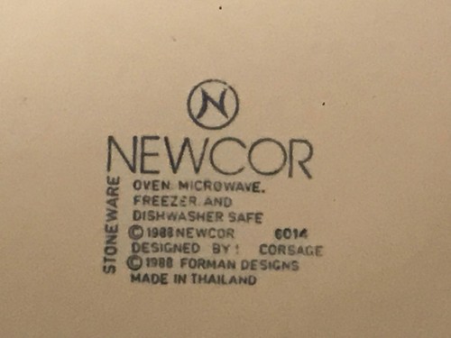 RARE 12" Chop Plate/Round Platter Corsage by Newcor MINT CONDITION, DATED 1988 - Picture 2 of 2
