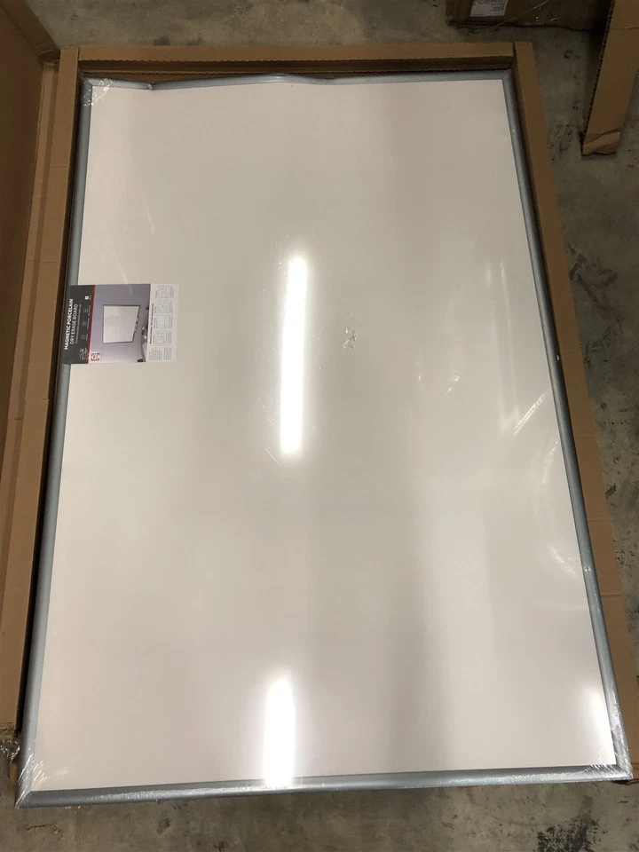 TRU Red TUDTR61187 6 x 4 ft. Magnetic Porcelain Dry Erase Board Gunmetal Frame — 第 2/4 张图片