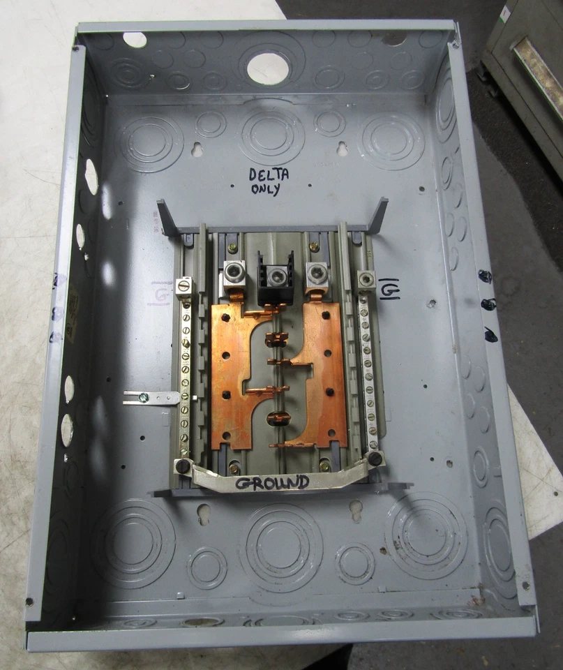 💥SIEMENS 125 AMP MAX MAIN LUG LOAD CENTER 120/240 VAC 3Ø G1224L3125CU - Image 3 of 4