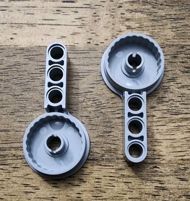 LEGO Light Bluish Gray Technic Rotation Joint Disk, Large Pin, 3L Liftarm. QTY 2