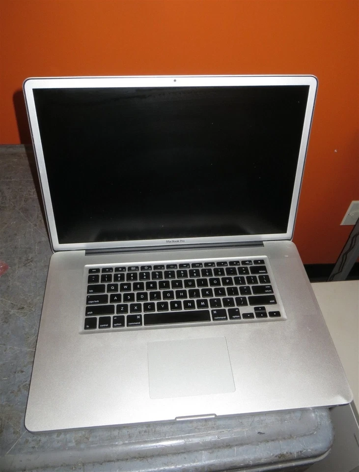 Apple MacBook Pro 2010 Core i5 2.53GHz 8GB RAM 500GB HD OSX Dented  - Image 2 of 4