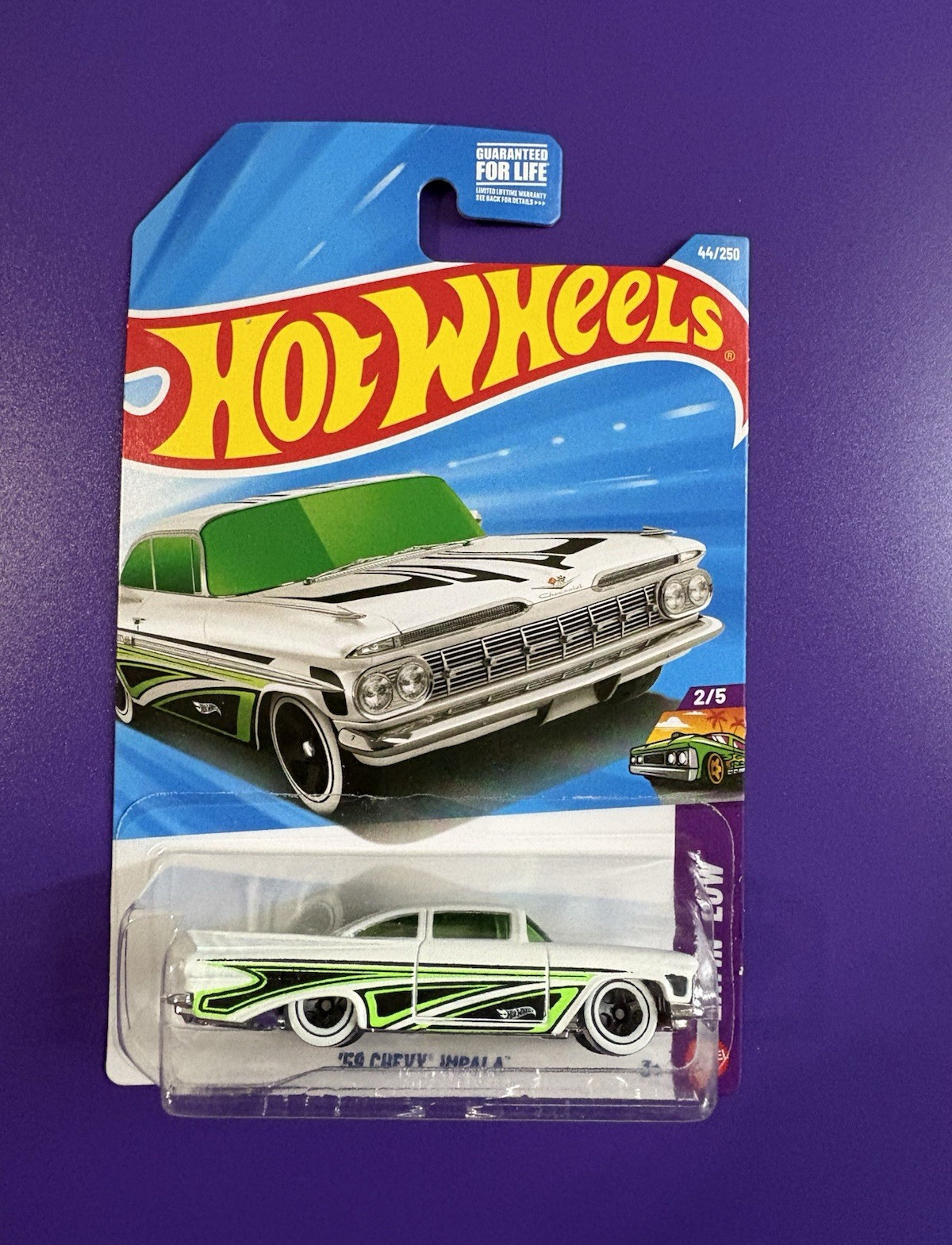 Hot Wheels '59 Chevy Impala Layin' Low White/Green