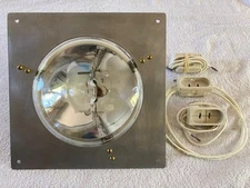 Venture 175 Watt Metal Halide PAR-56 Floodlight on 9.5 Sq  Plate Ceramic Sockets