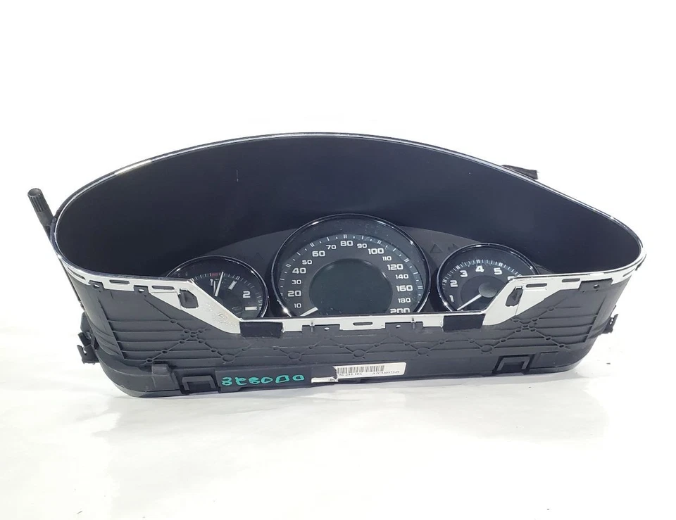 Mercedes CLS63 AMG 2007 OEM velocímetro 6,3 L tracción trasera con bisel  Foto 3 de 4