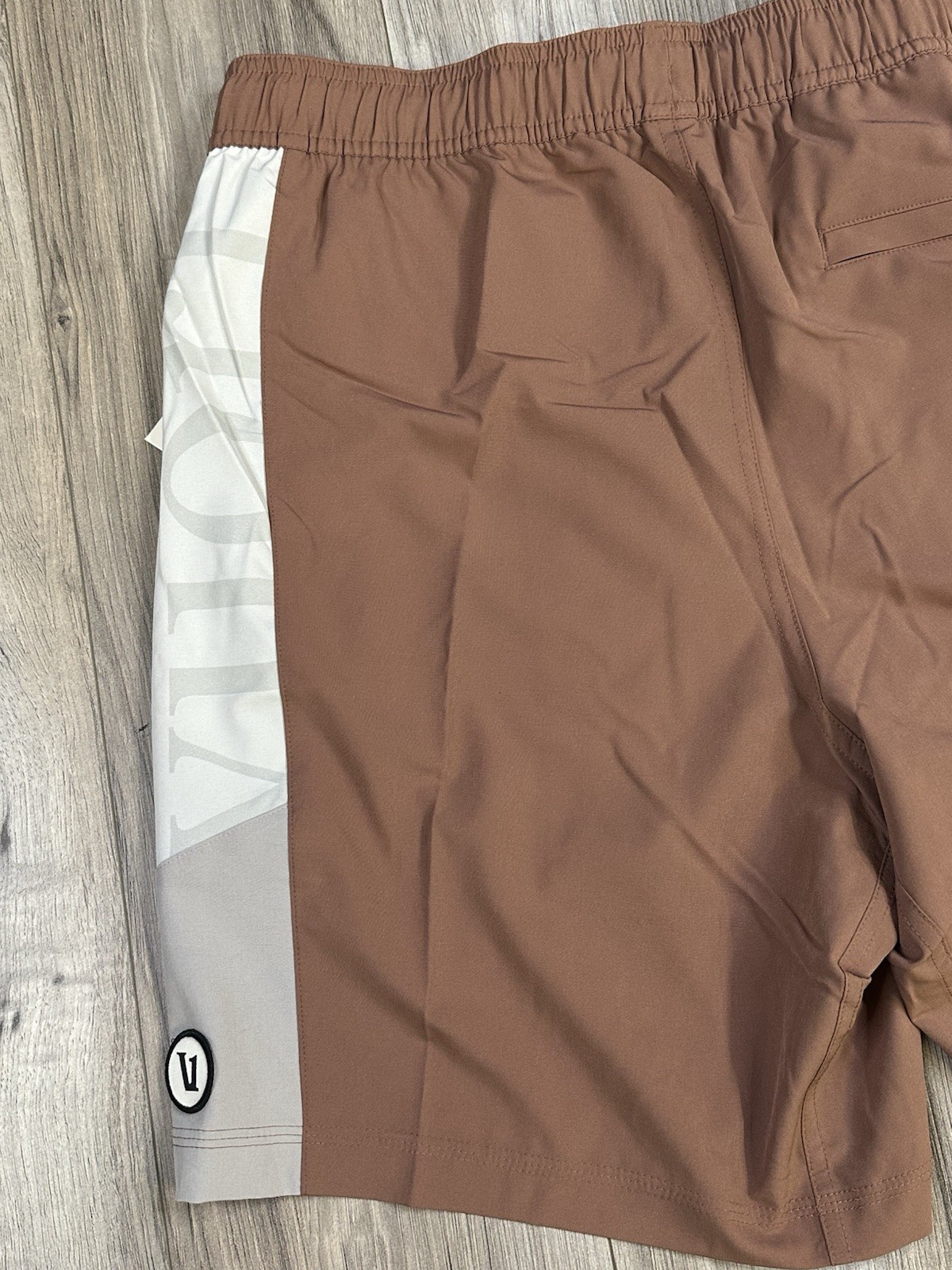 Vuori Kore Short 7.5" V3059 Sedona Brown Salt Amethyst Grey Men’s Medium - NEW