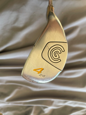 Cleveland HiBore 24º 4 iron Regular Flex Steel Shaft Cleveland Grip Cleveland HiBore 24º 4 iron Regular Flex Steel Shaft Cleveland Grip