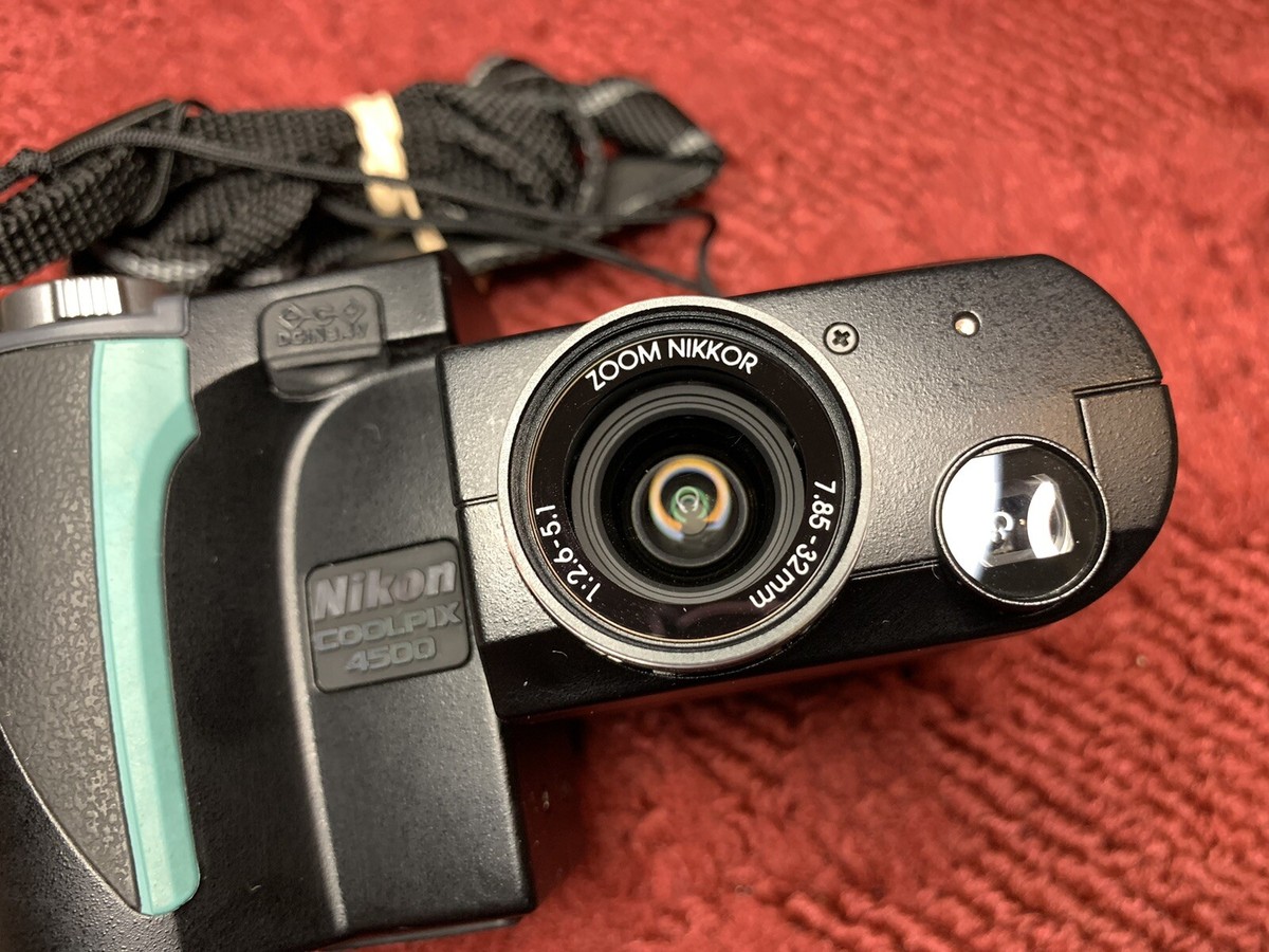 Nikon Coolpix 4500 4.0 MP 1.5